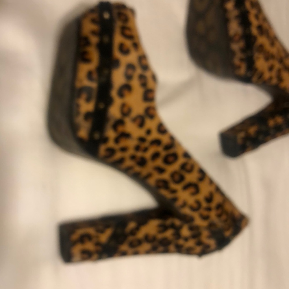 Cute Shoes just to old to wear heels